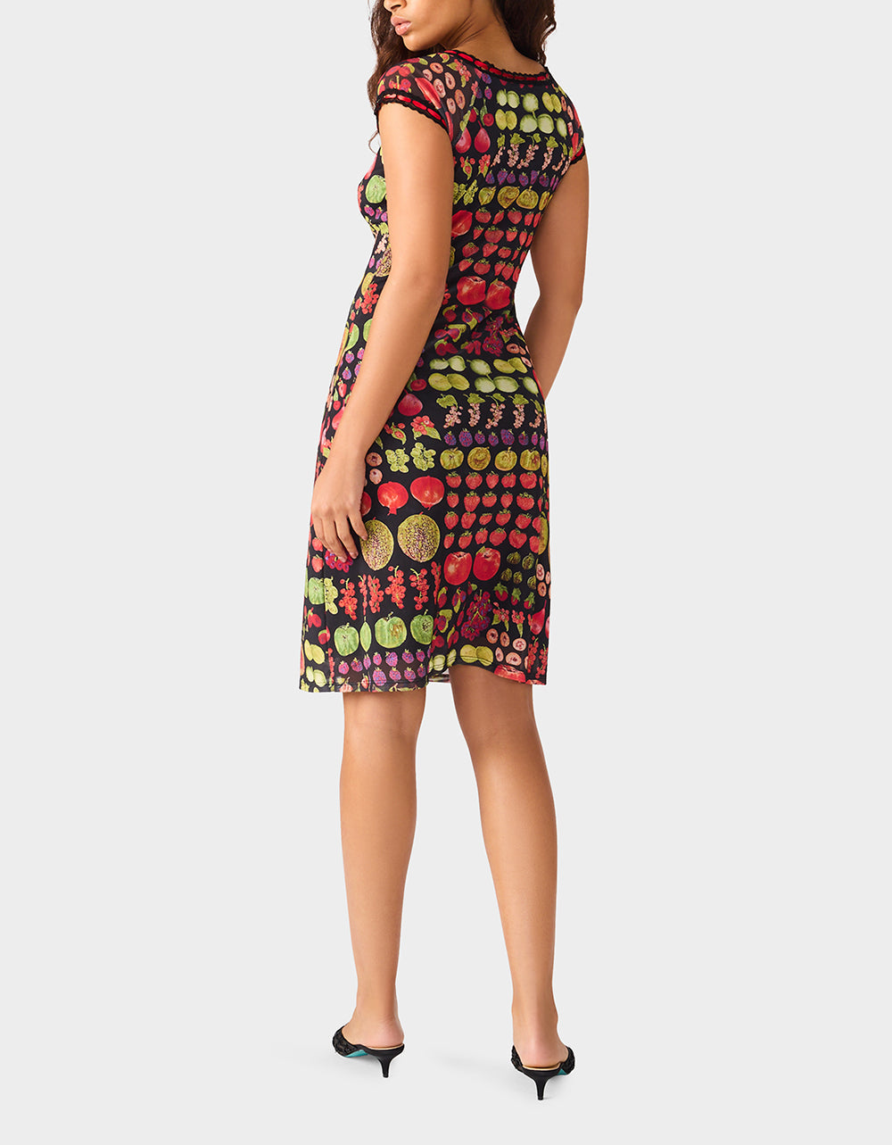 BETSEY'S FRUIT DRESS BLACK MULTI Women's Fruit Print Short-Sleeved Slip Dress