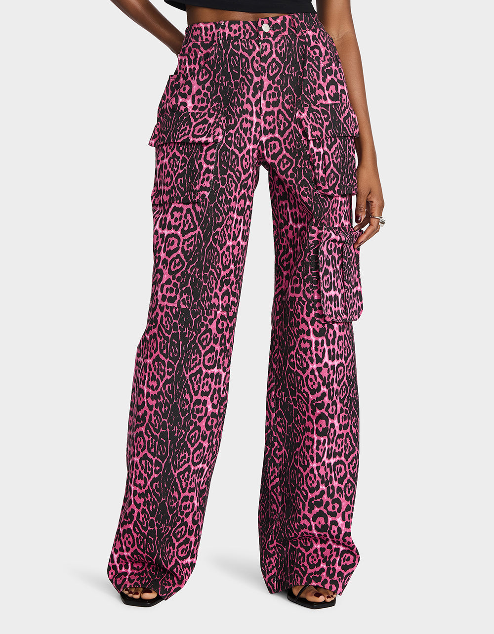 WILD IN PINK BUNDLE Women's Pink Leopard Cropped Jacket and Cargo Pant Set